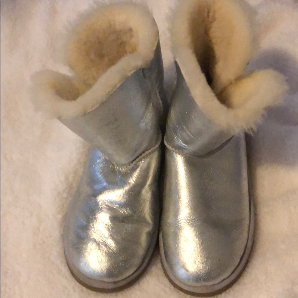 Ugg Australia bailey button